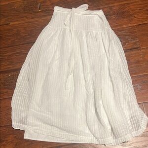 Lulu’s White Women's Skirt midi length